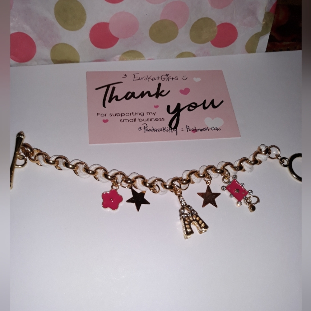 NEW Vibrant Gold CharmBracelet   white red Eiffel Tower  Floral Hand Crafted NWT